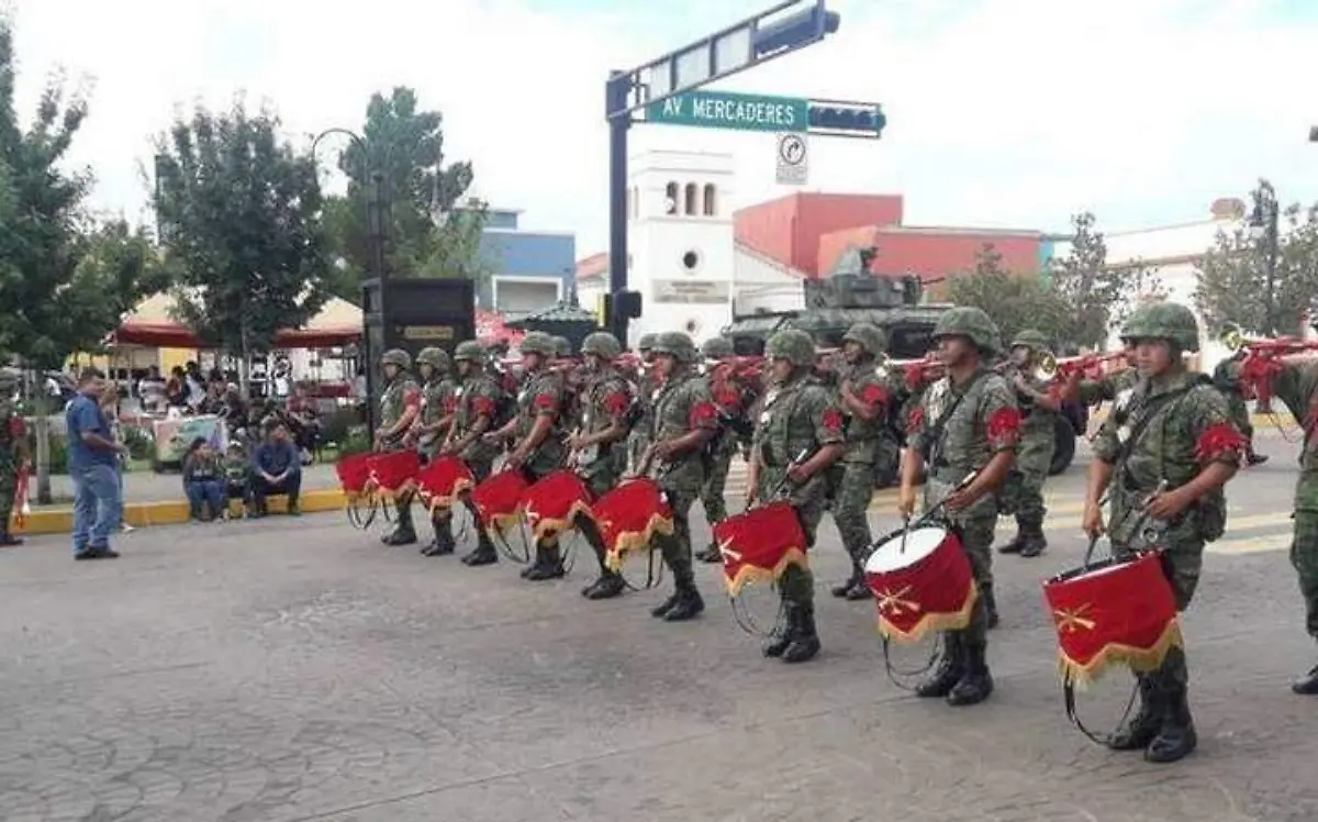 DESFILE FOTO ARCHIVO SOL DE PARRAL